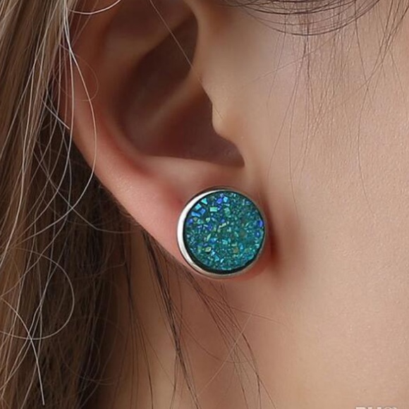 Dainty Druzy Round Earrings - Picture 4 of 8